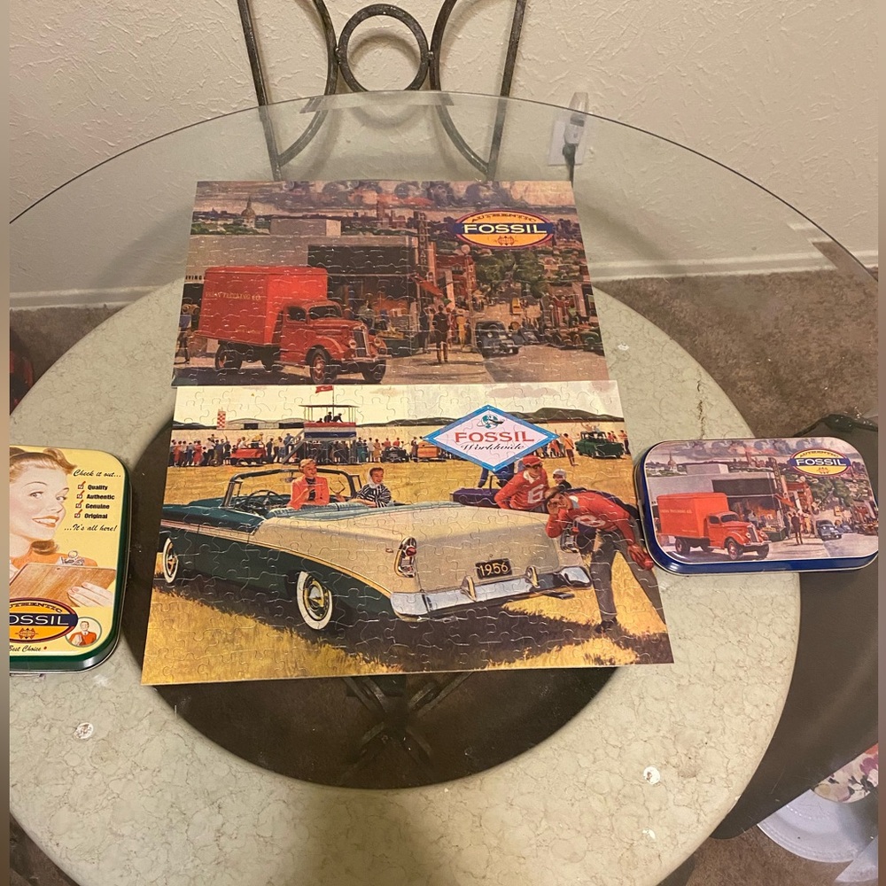 2 Vintage Fossil puzzle with 8x5 fossil tin